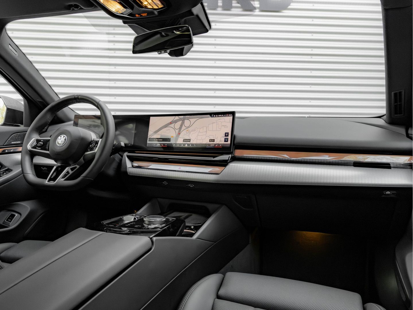 BMW i5 eDrive40 - M-Sport - Active Tempomat - Harman imagem 3