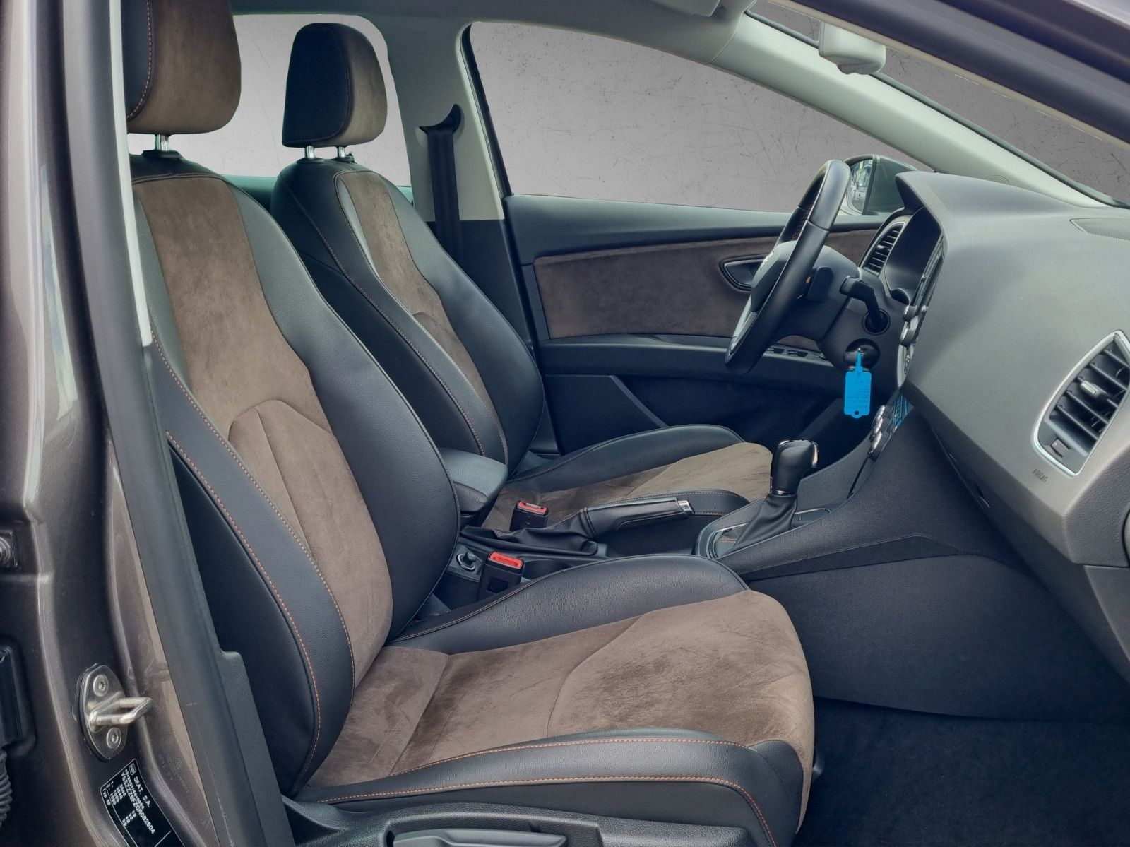 Fahrzeugabbildung SEAT Leon ST X-Perience 4Drive 1,8 TSI DSG GRA AHK