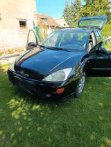 Ford Focus Turnier Kombi 1,8 16V BJ 1999 T... - Ford Focus aus 1999: Kombi
