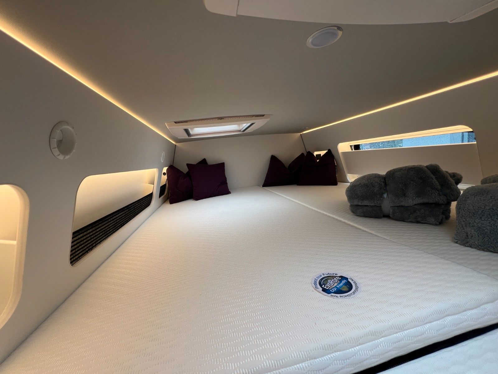 Fahrzeugabbildung Weinsberg CaraBus 630 MEG Outlaw Edition Fire