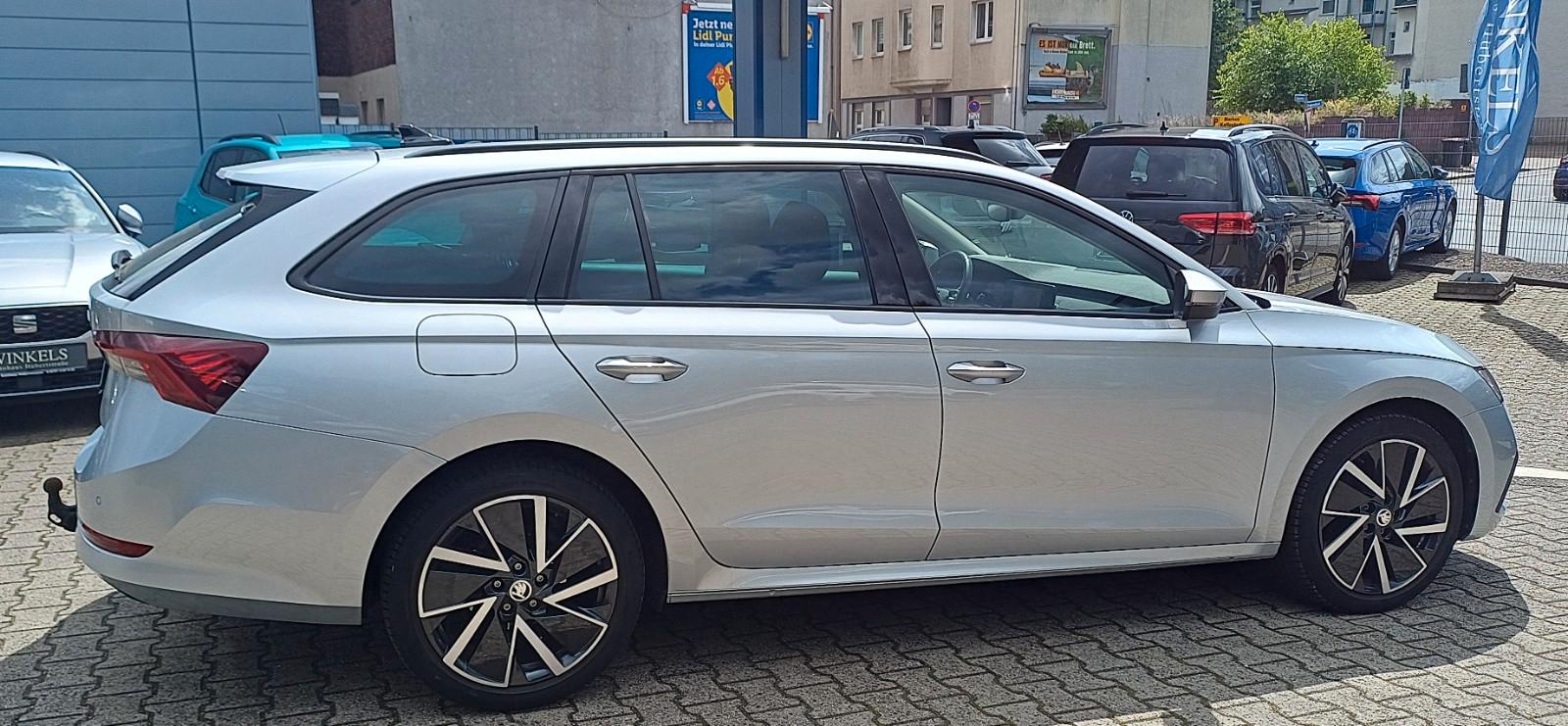 Skoda Octavia Clever DSG-Navi-Massage-Standhzg-18"-AHK