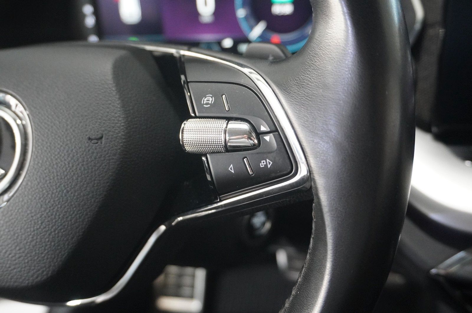 Fahrzeugabbildung SKODA Octavia 2.0D SCOUT 4X4 DSG NAVI/LED/KAMERA/AHK