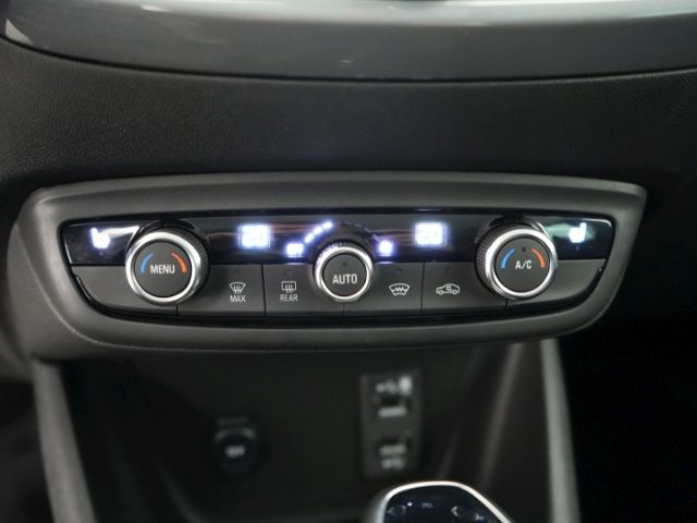 Crossland ELEGANCE PAKET AT+LED+NAVI+RÜCKFAHRKAM