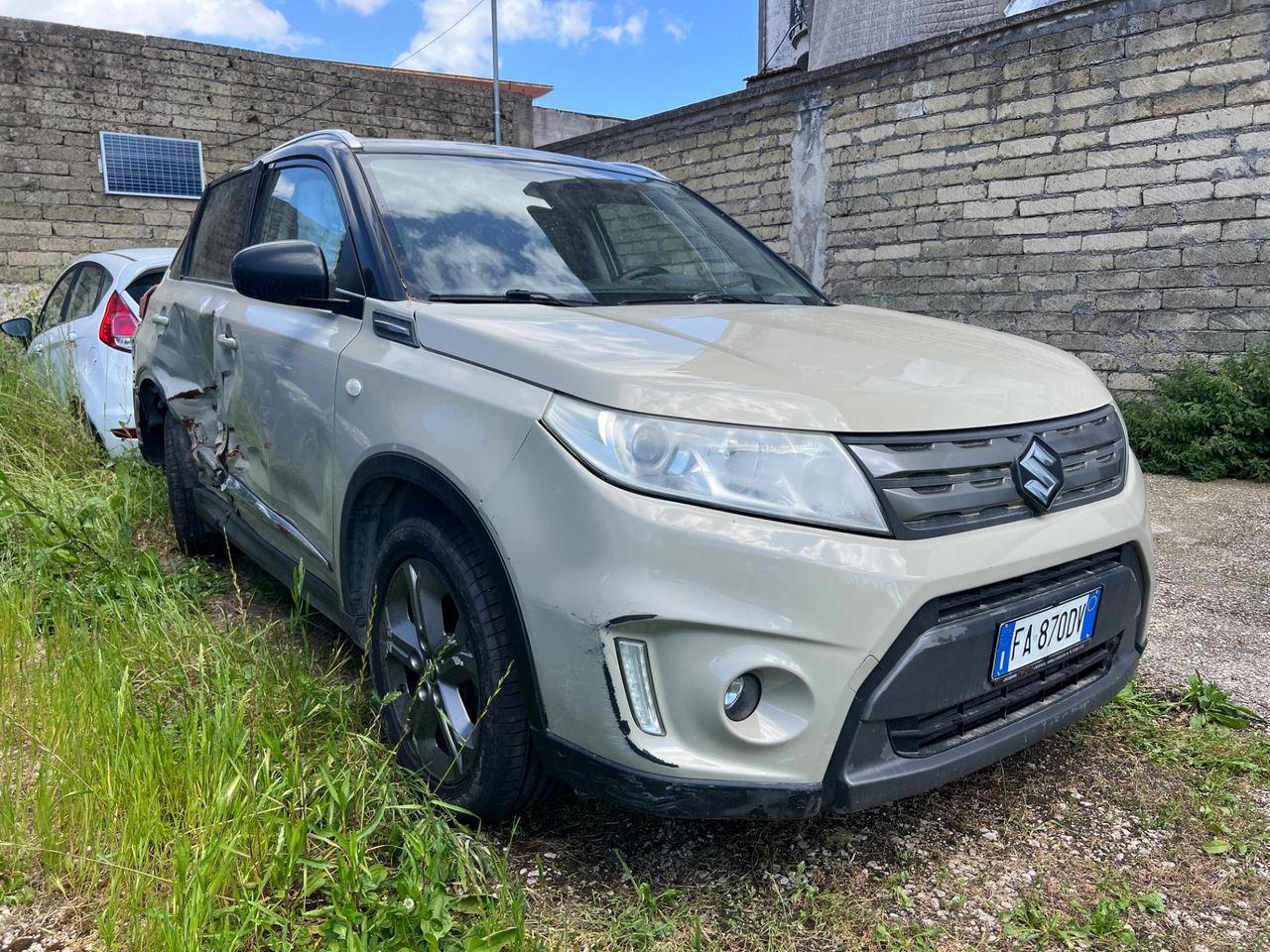 Suzuki Vitara 2015 — interior
