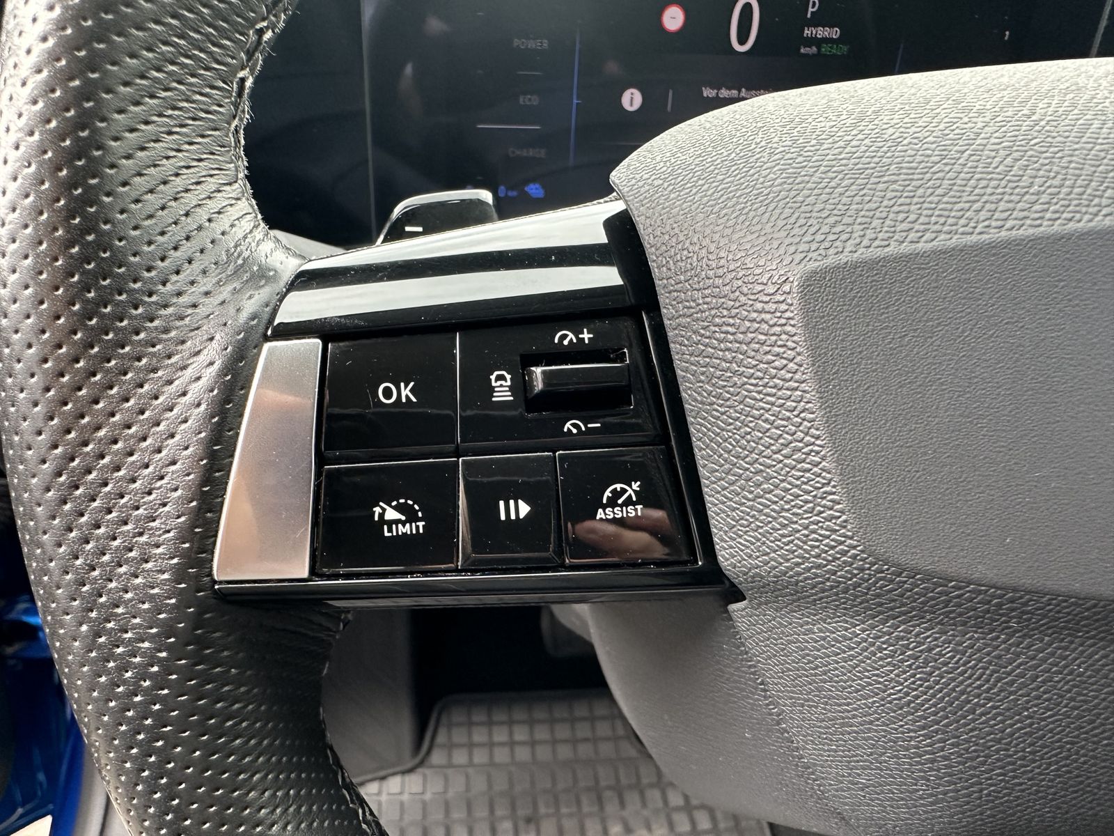 Fahrzeugabbildung Opel Astra SpT 1.6 Hybrid Elegance NAV+LED+ACC+VCOCKP