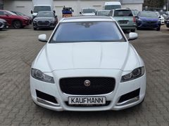 Fahrzeugabbildung XF AWD Automatik