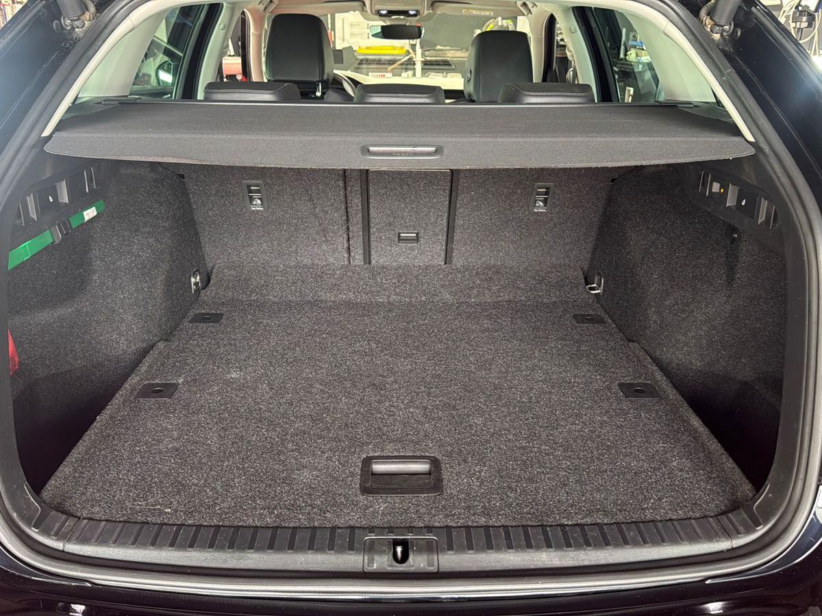 Fahrzeugabbildung SKODA Octavia/ First Edition- Standhz./AHK /1. Hand