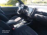 Mitsubishi Plug-in Hybrid Outlander 2.4 MIVEC PLUG-IN H... - scheckheftgepflegte Mitsubishi Plug-in Hybrid Outlander