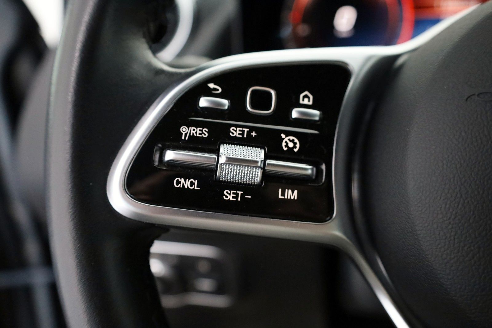 Fahrzeugabbildung Mercedes-Benz GLA 250 e Progressive,Navi,LED,SH,Kamera,Panoram