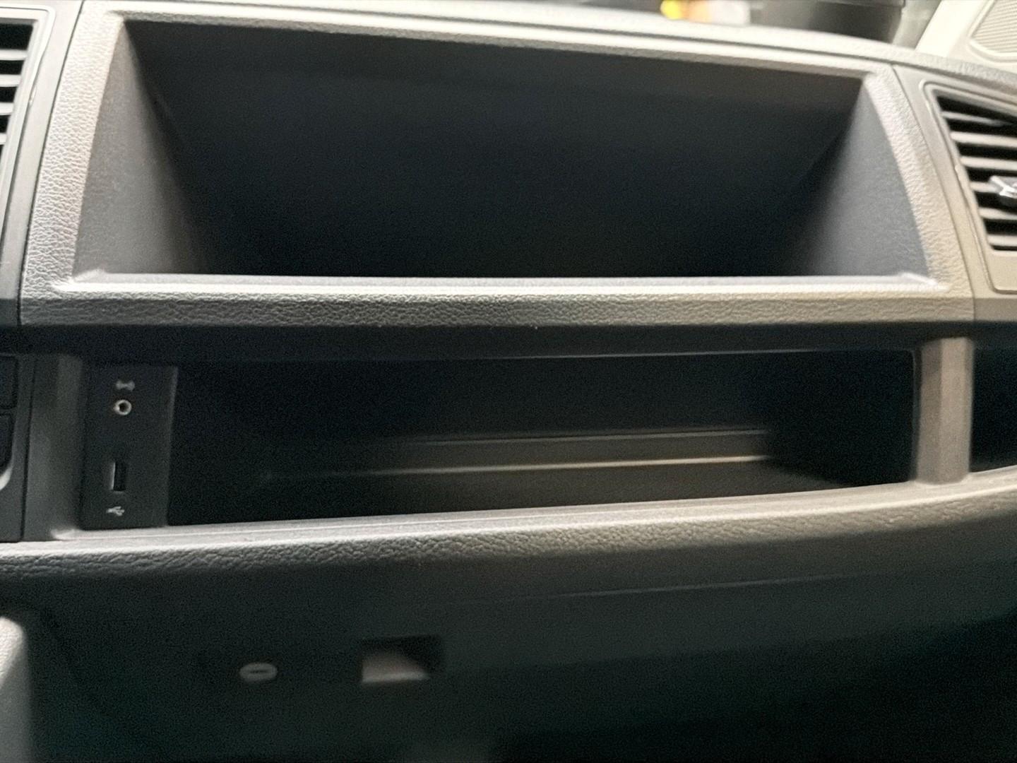 VOLKSWAGEN T6 2.0 TDI 150CH - BVM - ATTELAGE - RÉGULATEUR DE VITESSE - SIÈGES CHAUFFANTS