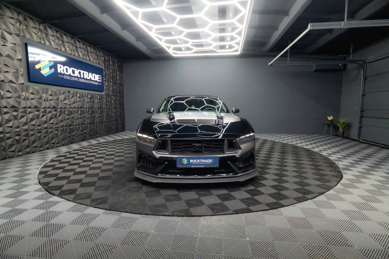 Fahrzeugabbildung Ford Mustang 5.0 Ti-VCT V8 Dark Horse TREMEC 6-Gang