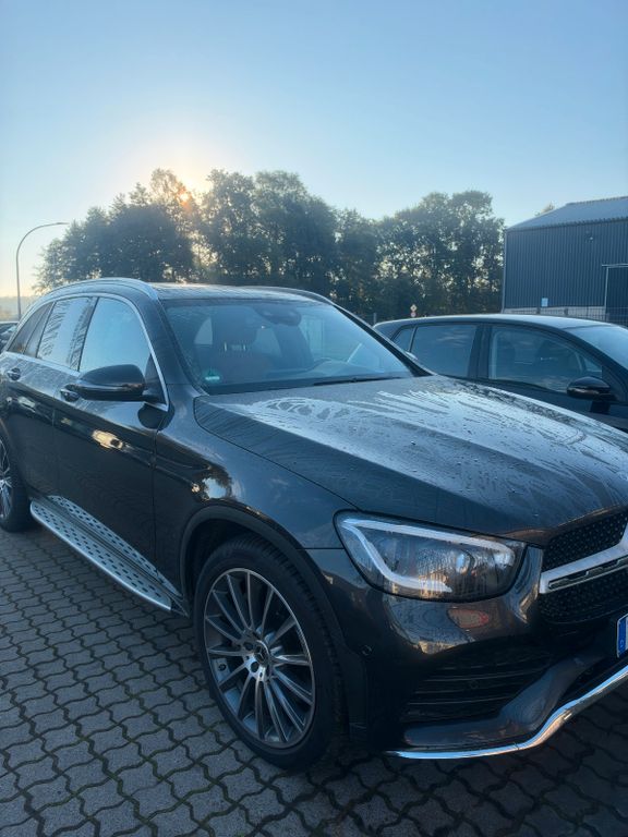Image of Mercedes-Benz GLC 400