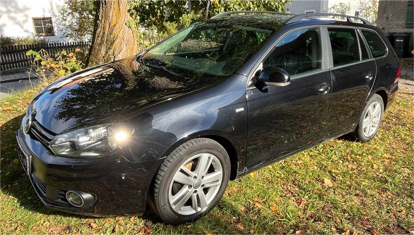 Volkswagen Golf 2012 — interior