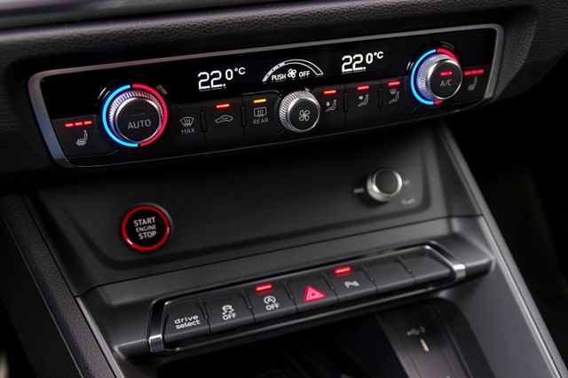 Audi RS Q3 Sportback quattro*RS-Sportsitze,AHK,Pano*