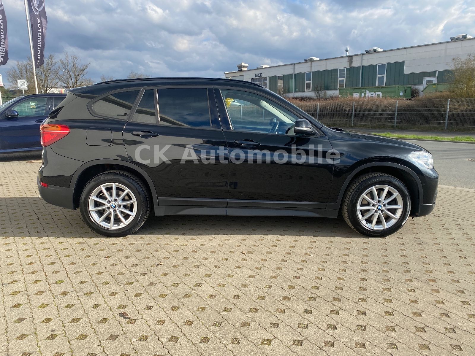 Fahrzeugabbildung BMW X1 xDrive 20d Advantage Autom./Navi/Pano/LED/PDC