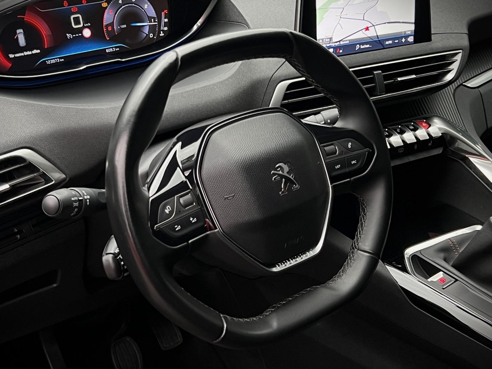Peugeot 5008 BlueHDi 130 Active*NAVI*KAMERA*DAB*SHZ*SPUR