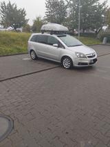 Opel Zafira 1.9 CDTI Cosmo 88kW Cosmo - Opel Zafira aus 2005 mit Diesel-Antrieb