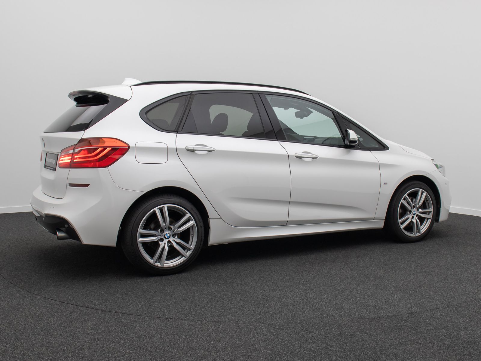 Fahrzeugabbildung BMW 220d Active Tourer M Sport HUD Alarm ParkAs HiFi