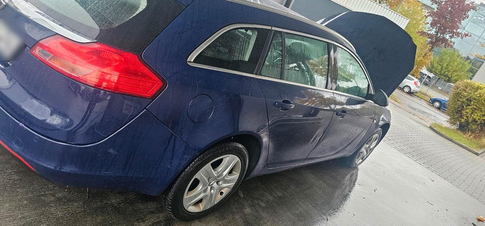 Opel Insignia 2013 — rear view