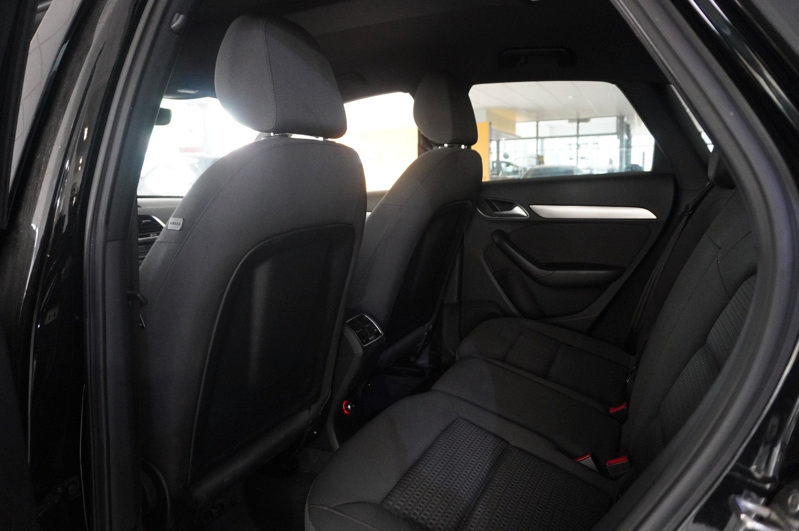 Fahrzeugabbildung Audi Q3 1.4 TFSI DESIGN S-TRONIC NAVI/SHZ/PDC/AHK