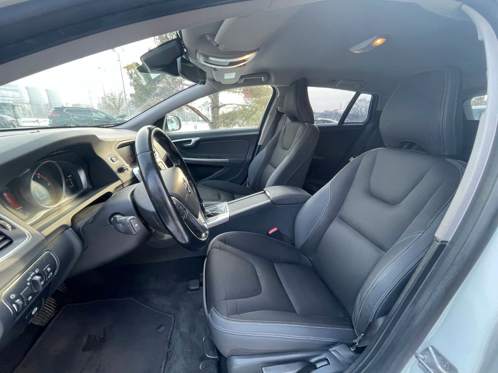 Fahrzeugabbildung Volvo V60 Kombi Momentum