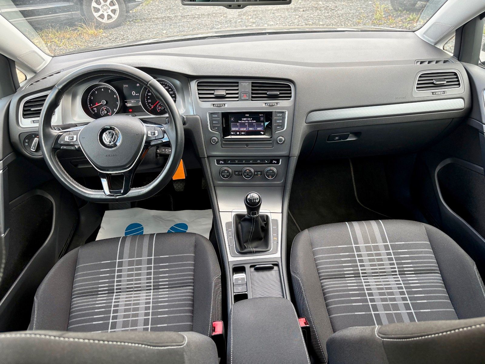 Fahrzeugabbildung Volkswagen Golf VII 1.2 TSI Variant Lounge 1.HAND SCHECKHEF