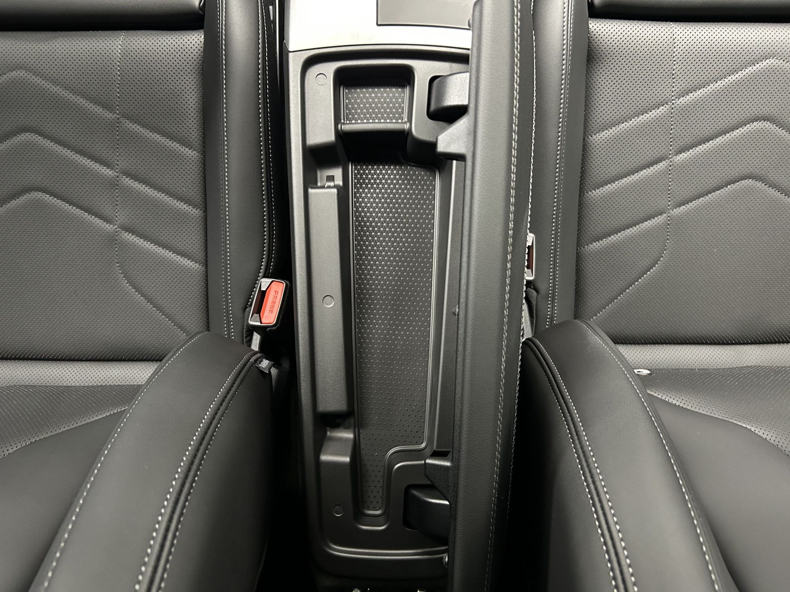 BMW iX2 - Bild 18