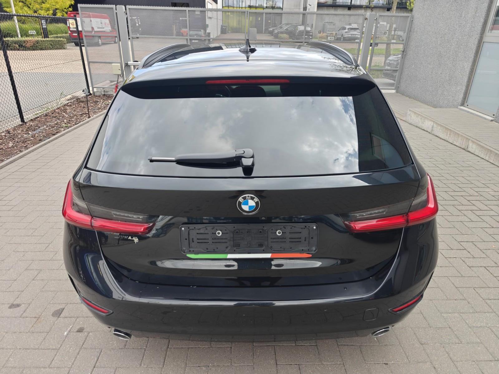 BMW 318D TOURING 150PS NAVI LEDER  ALU 19 AUTOMAAT