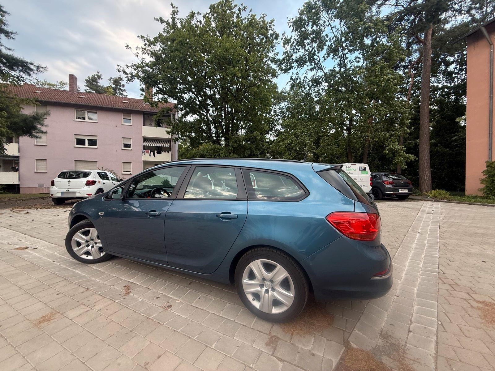 Opel Astra 2014 — photo 5