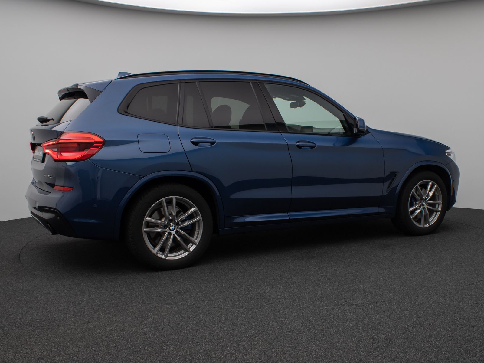 Fahrzeugabbildung BMW X3 xD30e M Sport Kamera HUD DAB HiFi AHK Komfort