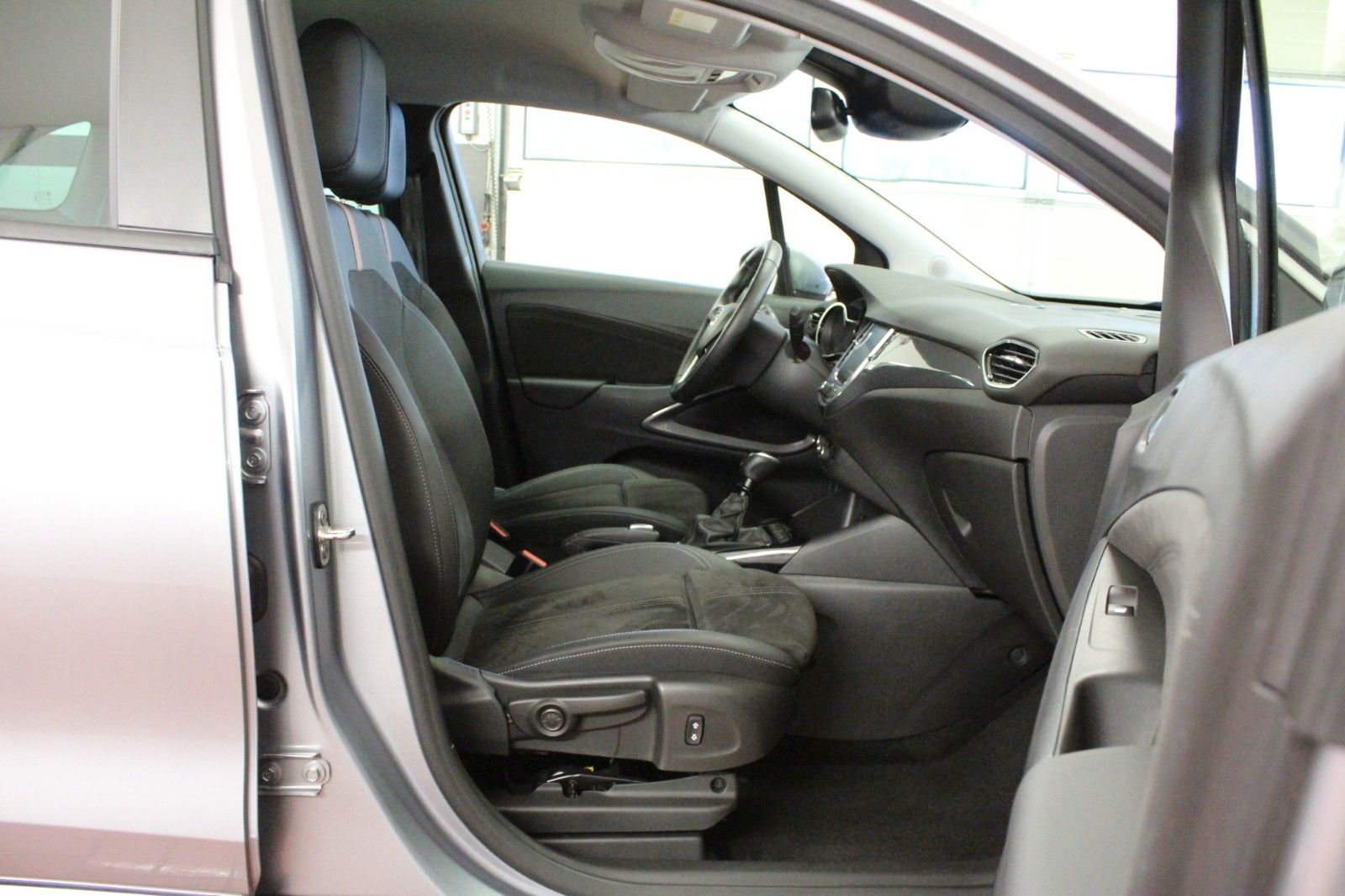 Fahrzeugabbildung Opel Crossland Ultimate 1.2 Turbo