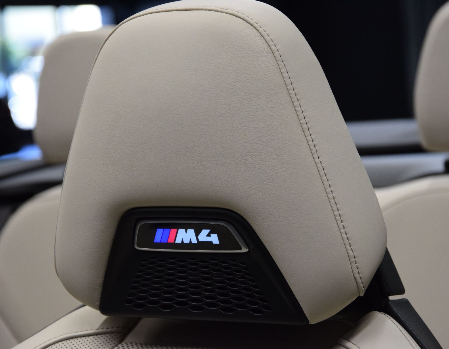 Fahrzeugabbildung BMW M4 Cabrio xDr. Individ. HuD ACC Sitzlüft 360°h/k