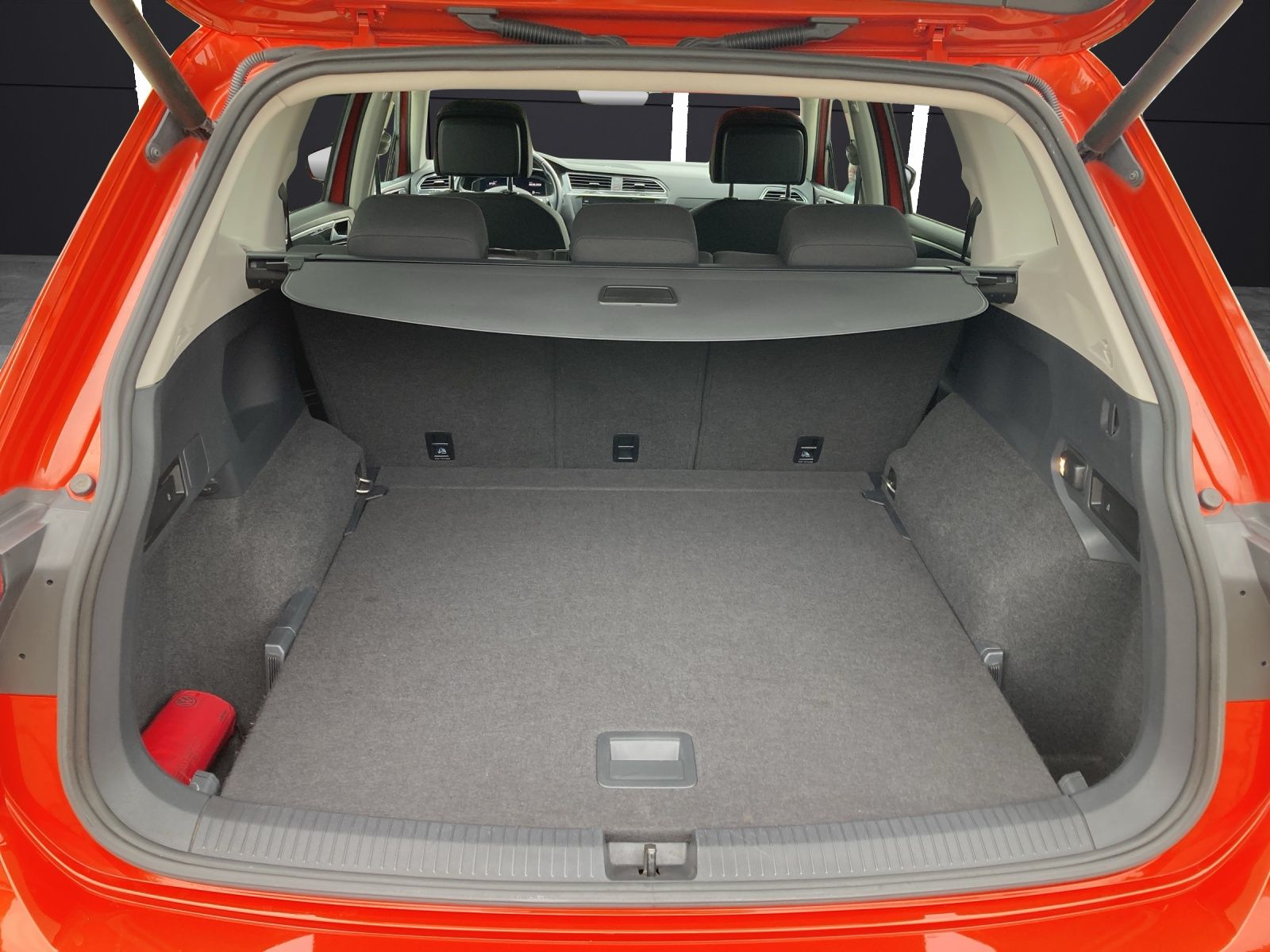 Fahrzeugabbildung Volkswagen Tiguan Allspace TDI Highline DSG 4M STH LED AHK