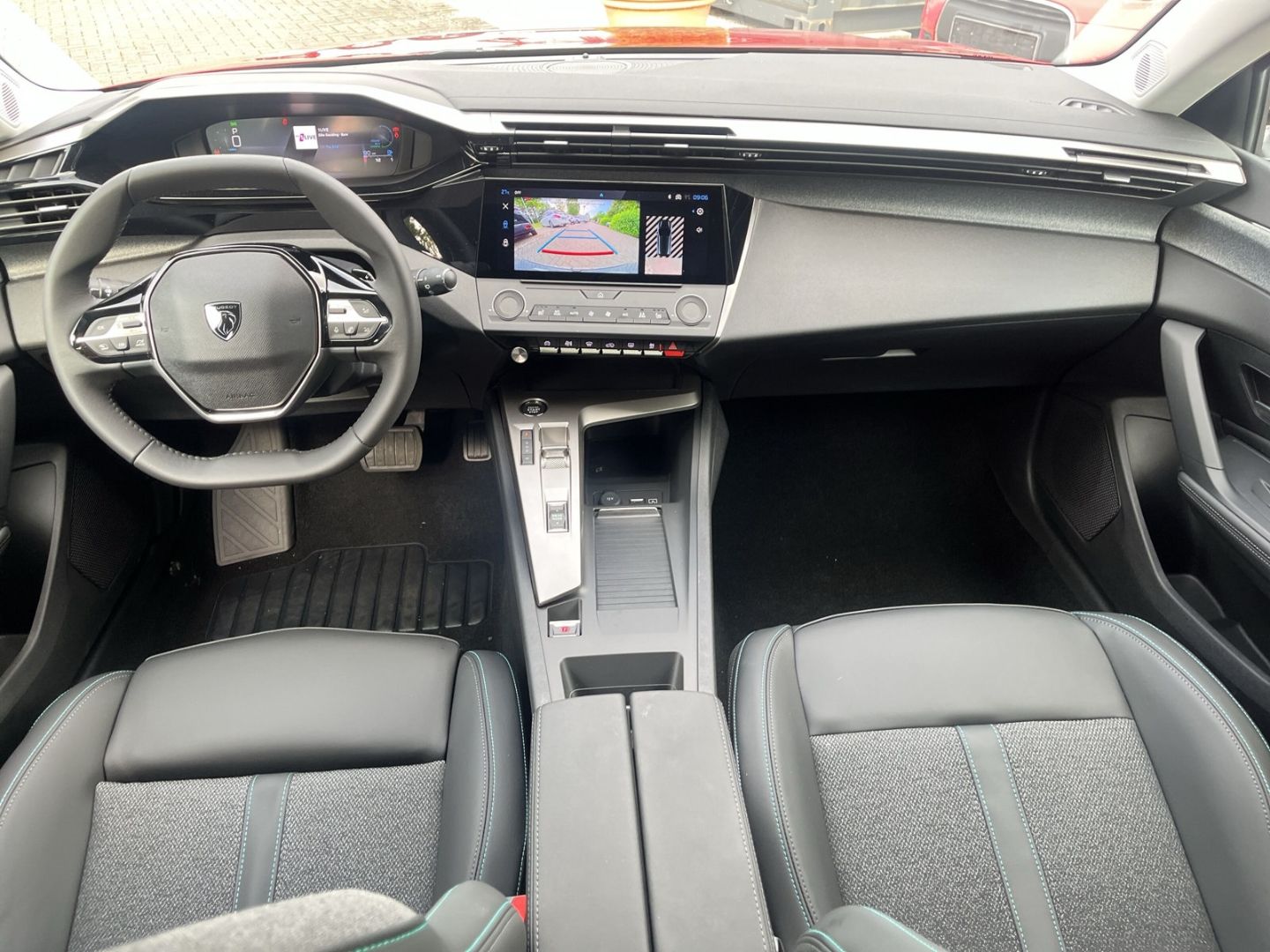 Fahrzeugabbildung Peugeot 308 Hybrid ALLURE HYBRID 145 e-DSC6 AHK-abnehmba