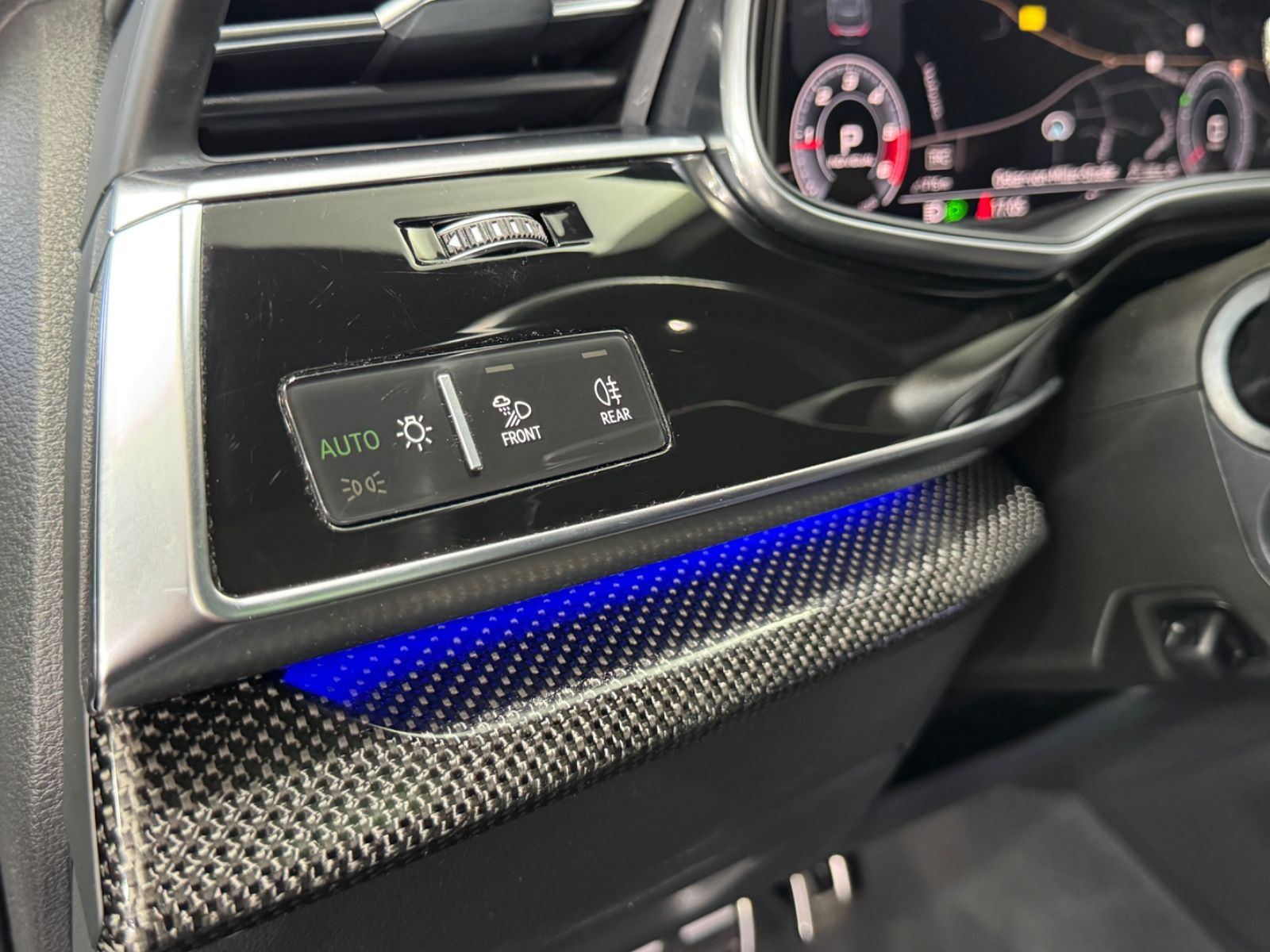 Fahrzeugabbildung Audi SQ8 4.0TDI QUATTRO|MASSAGE|B&O|CARBON|MATRIX|HuD
