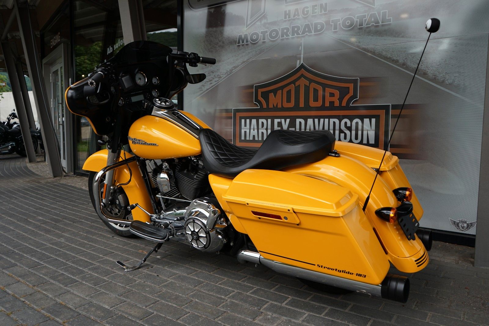 Fahrzeugabbildung Harley-Davidson Street Glide 103 - Jekill & Hyde - Garmin