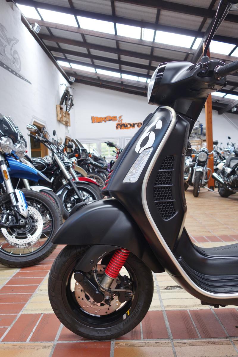 Vespa GTS 300 Super i.e +ABS/ASR/LED+1Hd+Black Edition