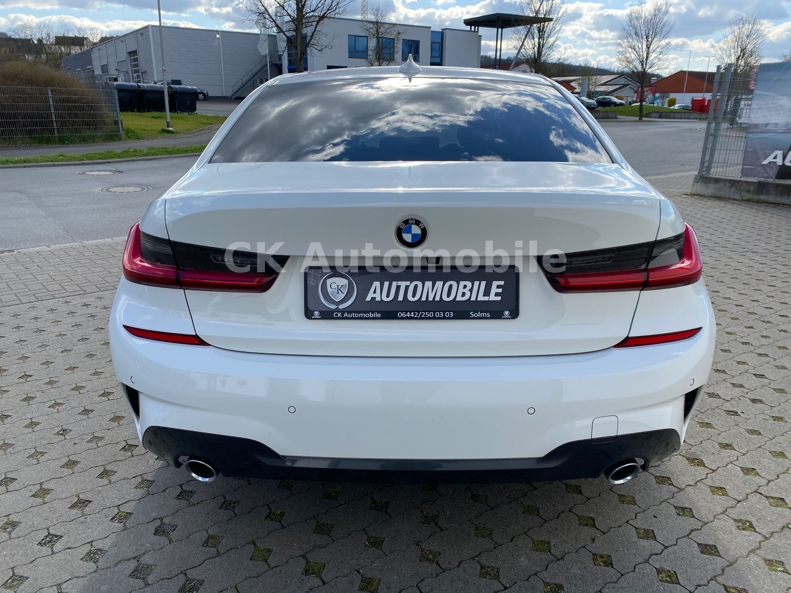 Fahrzeugabbildung BMW 320d Lim. M-Sport/Shadow-Line/Navi/Leder/LED/Kam