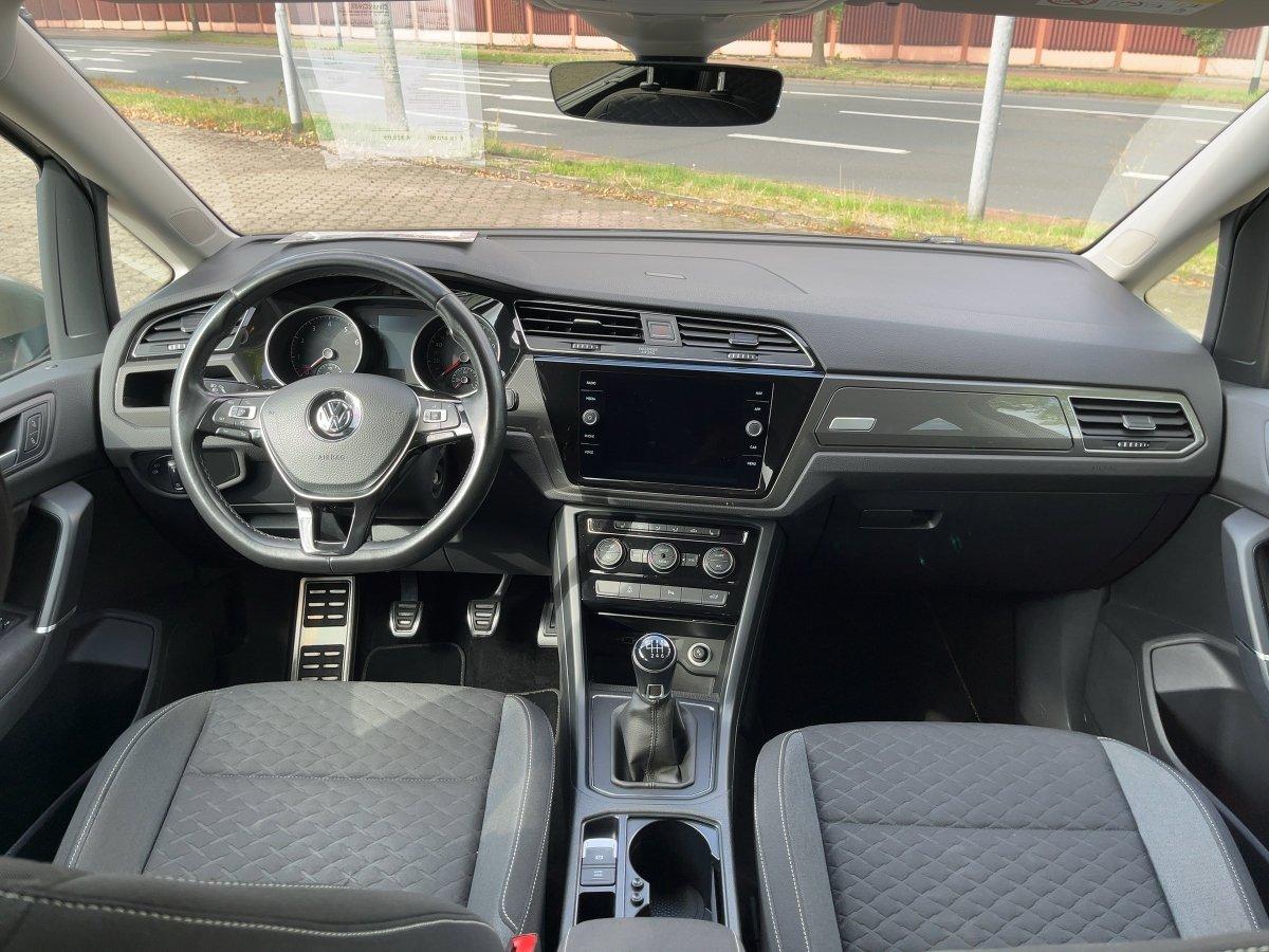 Volkswagen Touran JOIN 1.5 TSI AHK+ACC+LED+NAVI+APP+RFK+SHZ