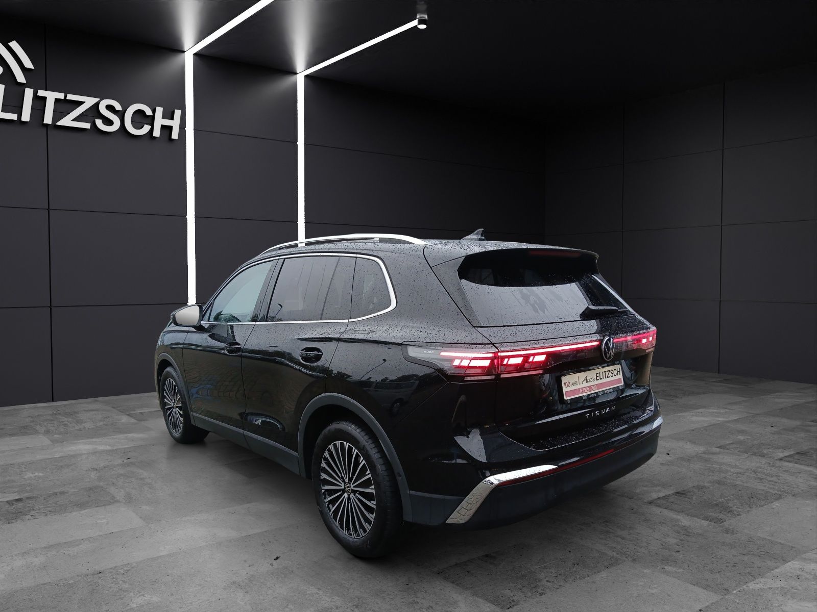 Fahrzeugabbildung Volkswagen Tiguan eTSI Elegance Matrix AHK Navi AID ACC RFK