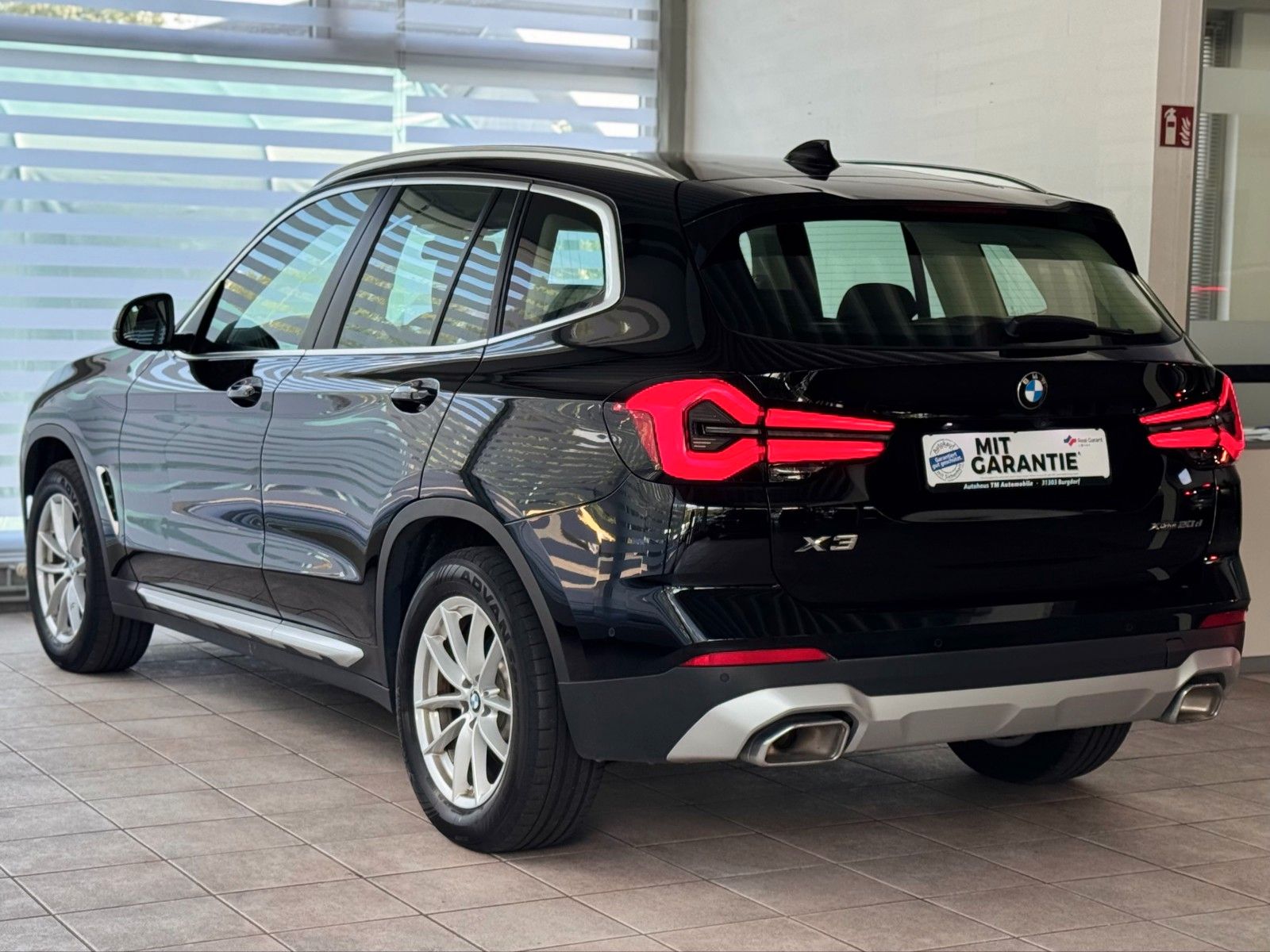 BMW X3 xD20d KAM Sportsitze HiFi StandHzg Unfallfrei foto 4