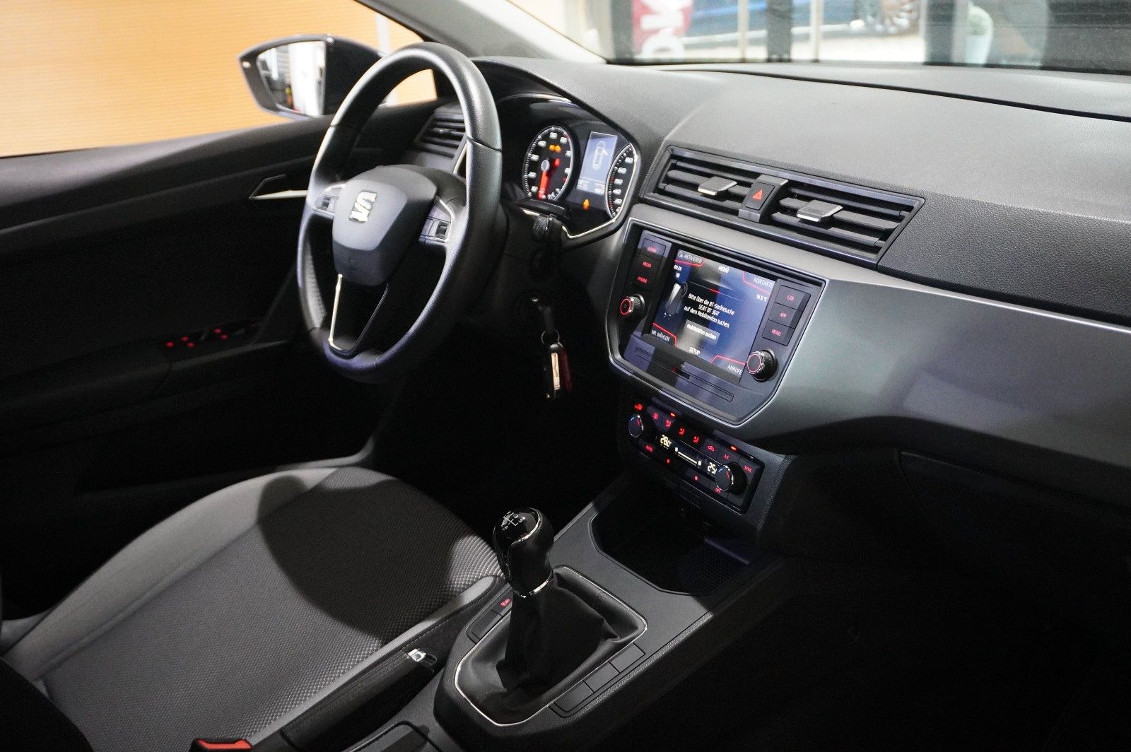 Fahrzeugabbildung SEAT Ibiza 1.0 MPI STYLE 5-TÜR NAVI/PDC/TEMP./NEBEL