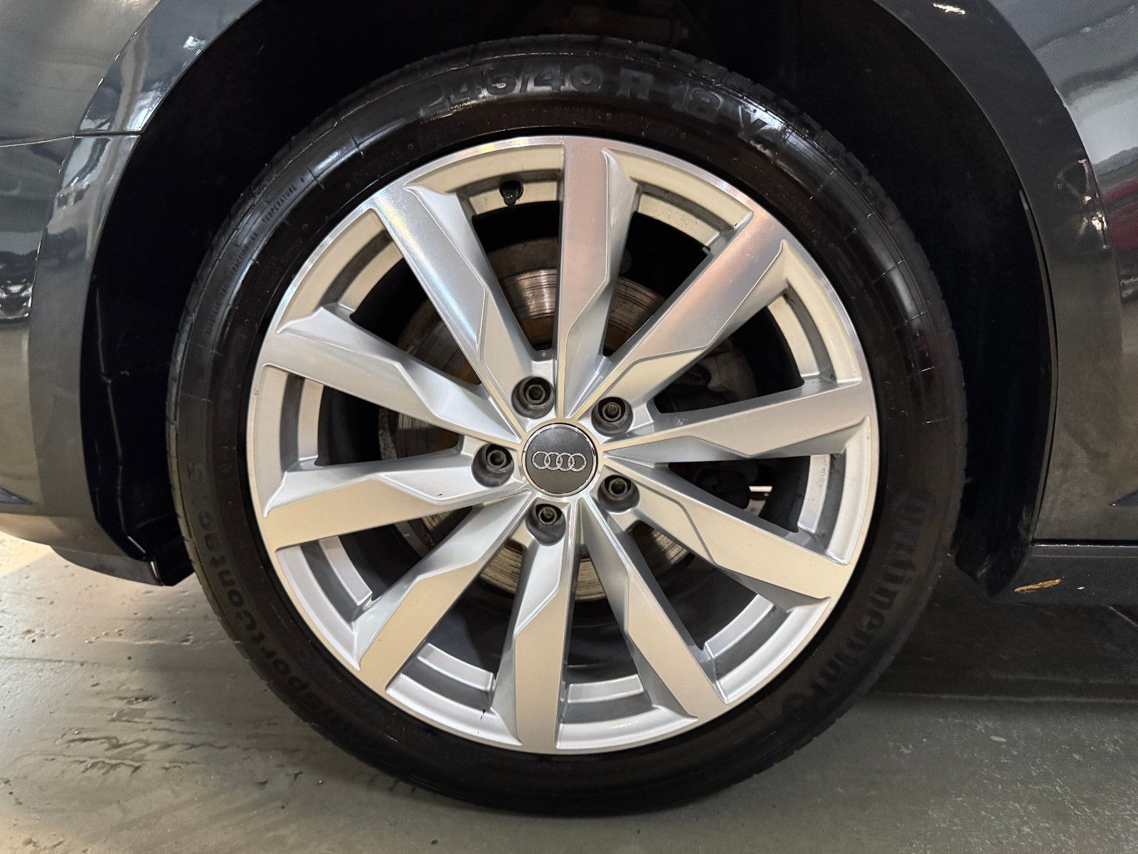 Fahrzeugabbildung Audi A4 Avant DESIGN S-TRONIC PANO STHD AHK LEDER
