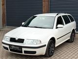Skoda Octavia Ambiente 4X4/Klimaauto/6Gang/TÜV11-27/CD - Skoda Octavia mit Diesel-Antrieb: Allradantrieb, Kombi, 1.6