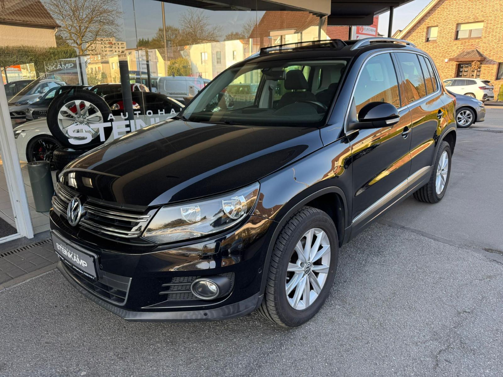 Volkswagen Tiguan Sport & Style BMT * PANORAMA * PDC * AHK
