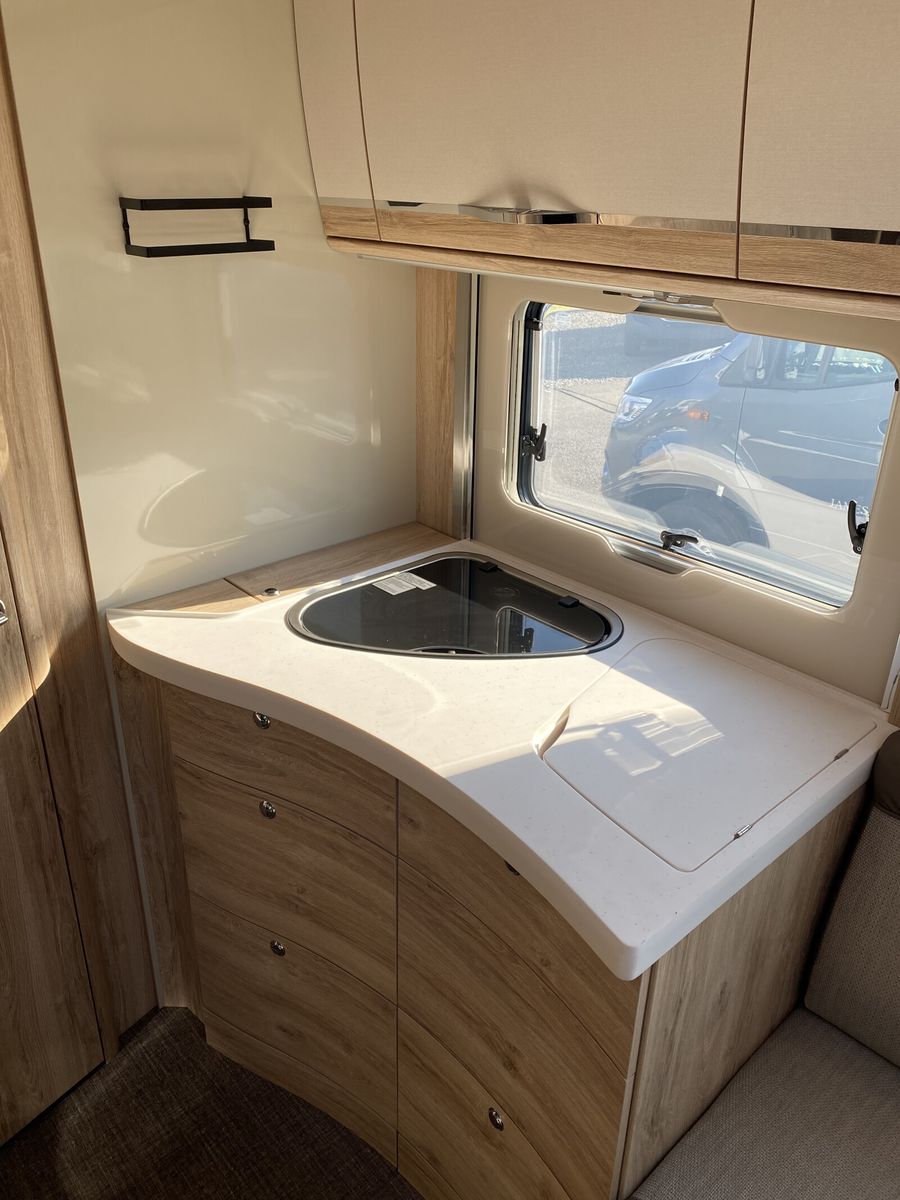Fahrzeugabbildung Eura Mobil Integra Line IL 695 LF Mondial Plus, Autom.