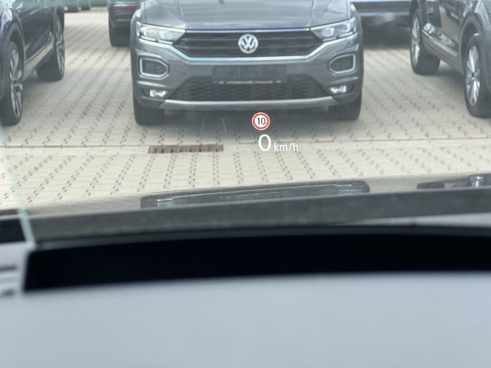 Fahrzeugabbildung Volkswagen Passat Variant 2.0 TDI 4M R-Line NAV+MED+PANO+PP
