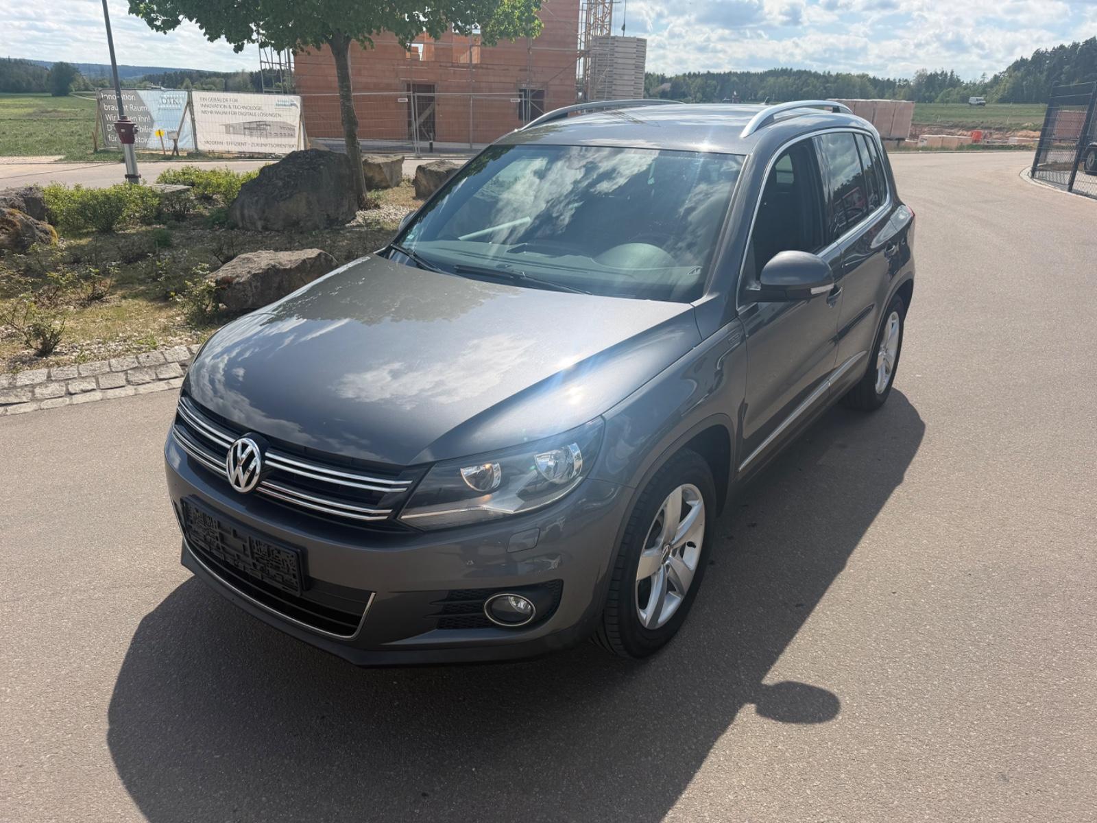 Volkswagen Tiguan Lounge Sport & Style BMT *Navi*Kamera*Alu