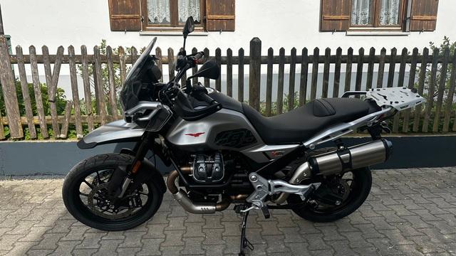 Moto Guzzi V85 TT E5+ STRADA NEUWERTIG! ZUBEHÖR!