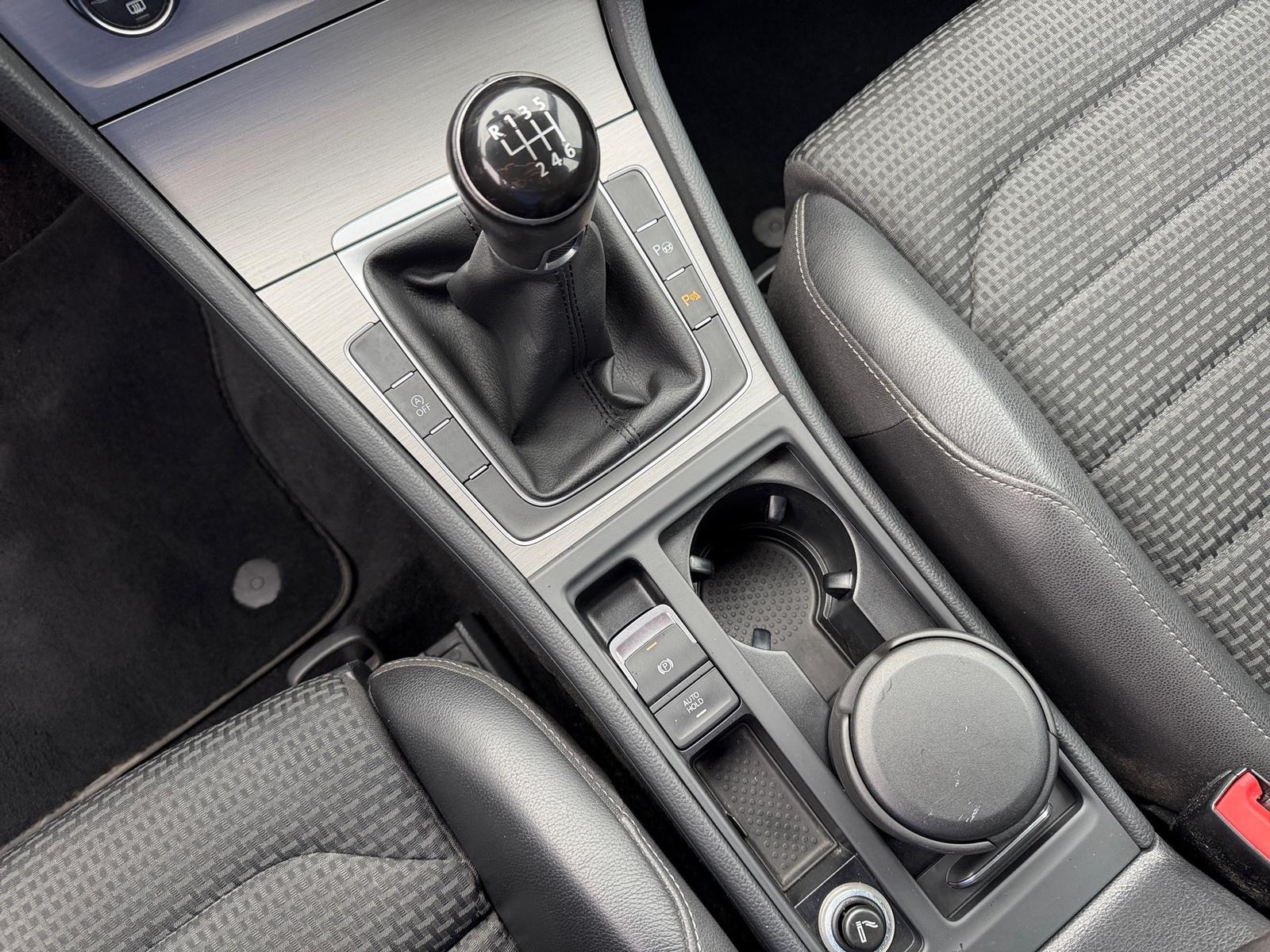 Volkswagen Golf VII Variant 1.4 16V TSI Bi-Xenon AHK PDC
